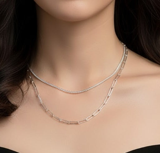 collar plateado luminoso