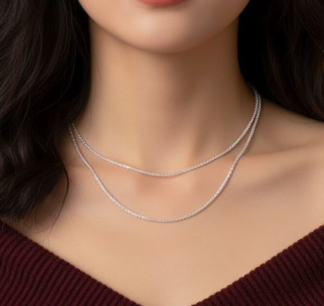 collar plateado luminoso